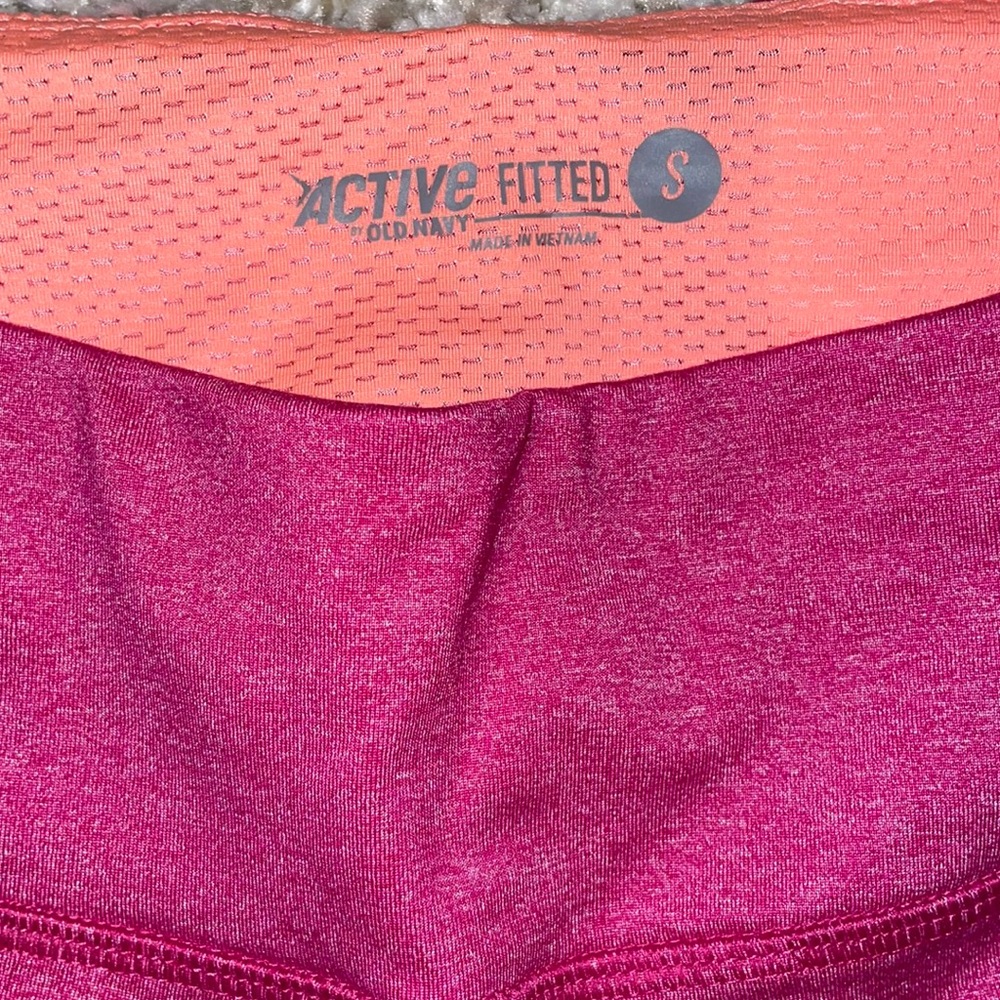 Old Navy Active Hot Pink Capri Leggings - Picture 4 of 7
